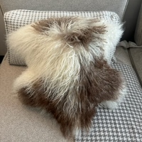 Coussin en fourrure de mouton de Mongolie de couleur naturelle avec queue, fourrure douce pour canapé