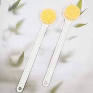 Venta directa de fábrica de cepillos de baño japoneses Muji de mango largo, cepillos de baño con cerdas de nailon y exfoliantes corporales, a un precio de 1. - Product Image 4
