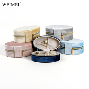 Boîte à bijoux ovale en velours WEIMEI, portable, avec logo personnalisé, boîte à bijoux de couleur pour boucles d'oreilles, colliers, rangement de bijoux pratique pour les voyages - Product Image 6