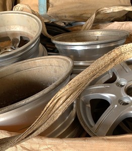 Grades fantastiques Ceintures de qualité superlative Pots Roues Canettes de ferraille d'aluminium - Product Image 2