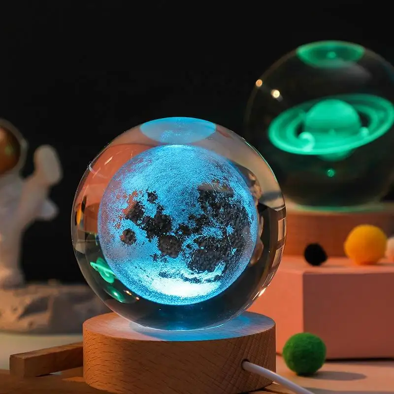 Venta al por mayor Luz de noche Adorno de cristal interior 3D Bola de cristal pequeña Bola de luz de noche luminosa con USB