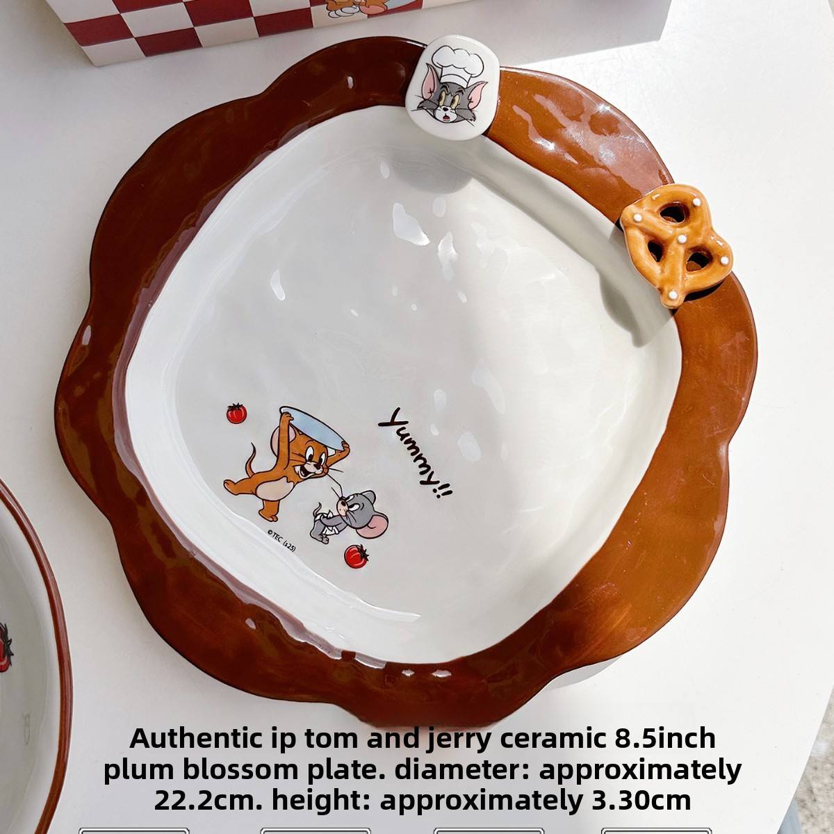 8,5 pulgadas ronda Plum Blossom placa marrón