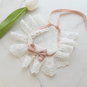 Cuello falso de encaje con lazo rosa y colgante de perlas para accesorio de disfraz estilo princesa - Product Image 1