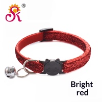Collier durable et élégant à boucle de sécurité en forme de tête de chat, couleur unie, avec clochette pour chats et chiens, utilisation extérieure, matériau PP