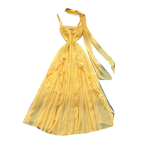 Robe d'été élégante en mousseline de soie à fines bretelles avec ruban à la taille et volants irréguliers pour les vacances
