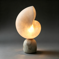 Lampe de table moderne de luxe en fibre de verre, sculpturale, coquille de Nautilus, base en pierre, minimaliste, pour projet hôtelier, chambre à coucher, décoration de villa
