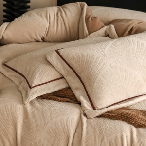 Ensemble <span class=keywords><strong>de</strong></span> literie en velours <span class=keywords><strong>de</strong></span> lait gaufré <span class=keywords><strong>de</strong></span> luxe, 4 pièces, ensemble <span class=keywords><strong>de</strong></span> <span class=keywords><strong>housse</strong></span> <span class=keywords><strong>de</strong></span> <span class=keywords><strong>couette</strong></span> en <span class=keywords><strong>flanelle</strong></span> jacquard, ensemble <span class=keywords><strong>de</strong></span> literie doux et chaud pour l'hiver avec bordure blanche - Product Image 5