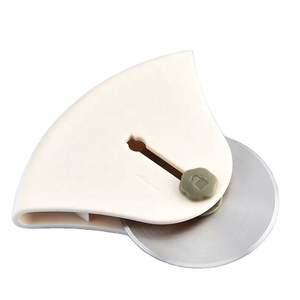 Rodillo de Acero Inoxidable con Cuchilla Retráctil para Cortar Pizza, Utensilios de Cocina - Product Image 2