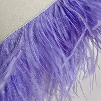 Frange de dentelle en plumes d'autruche teintes et duveteuses pour la décoration de costumes de fête