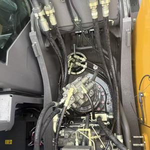 Excavadora Volvo EC220 de 22 Toneladas con Cucharón de Excavación de 1.2m, 123kW, Uso Pesado, Color Negro - Product Image 6