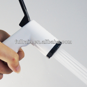 Rociador de Mano Shattaf Blanco y Negro con Acabado de <span class=keywords><strong>Gatillo</strong></span> para Grifo de <span class=keywords><strong>Baño</strong></span>, Desviador de Salida, Fácil Instalación, Uso en Apartamentos - Product Image 4