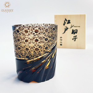 Edo Kiriko Tasse à <span class=keywords><strong>whisky</strong></span> Locke en verre cristal à motif de dragon d'eau qui coule faite à la main - Product Image 3