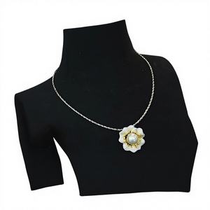 Collier de luxe en argent sterling 925 avec perle de coquille blanche pavée, plaqué rhodium, zircone cubique, 18 pouces, unisexe - Product Image 1