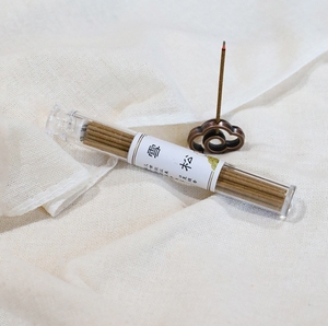 Encens en bois péruvien de 10.5cm purifie les odeurs Encens en bâton de cèdre de ménage <span class=keywords><strong>sauge</strong></span> <span class=keywords><strong>blanche</strong></span> de Californie avec boîte en tube acrylique - Product Image 3