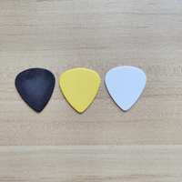 25x27mm Personnalisé Acétal Delrin Guitare Picks Personnaliser Logo Signature POM Plectre Noir Blanc Jaune Couleur Reed Gauge 1.00mm