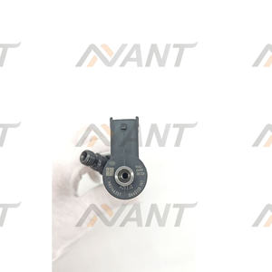 Inyector de combustible de alta calidad 0445110141 Inyector Common Rail 0445110141 - Product Image 3
