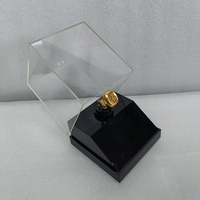 Boîte de présentation en acrylique moderne et luxueuse pour une seule bague, avec un design en cristal, pour un cadeau romantique
