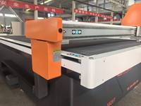 Machine de découpe automatique à chargement automatique Rongchi, tissu en jean, flocage flexible, moteur servo CNC, logiciel Ruida, zone de travail 1600x2500mm