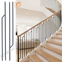 Balustre en fer forgé noir Aalto carré de 1/2 pouce au design moderne pour rampe d'escalier intérieure en métal ou en bois