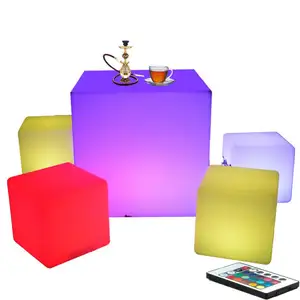 Cadeira de bar móvel de madeira moderna com cubo de LED, banquinho de plástico vermelho portátil para jantar ao ar livre, hotel, parque, uso em salão, móveis de bar