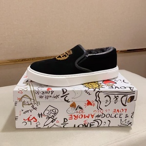 รองเท้าเดินดีไซน์หรูระดับไฮเอนด์ รองเท้าผ้าใบแบบสวมสบายสำหรับผู้ชายและผู้หญิง รองเท้ากีฬากลางแจ้งสุดหรู ระบายอากาศได้ดี เหมาะสำหรับวิ่ง - Product Image 2