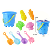 Ensemble de jouets de construction de château de sable en plastique coloré de 9 pièces avec seau, pelle, tamis et moules à légumes pour enfants, pour jouer en extérieur sur la plage