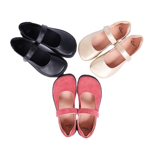 TipsieToes - Sandalias Planas Casuales para Niños y Mujeres, Estilo Mary Jane, Descalzas, Cruzadas, Negras, de Cuero Genuino, Transpirables, con Plataforma Plana - Product Image 6