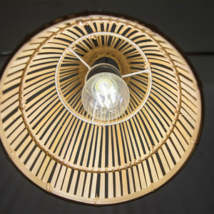 โคมไฟระย้าไม้ไผ่ทอแบบ E27 LED ทรงกลมหัวเดียวสำหรับบ้าน ห้องนอน ระเบียง ร้านน้ำชา - Product Image 3