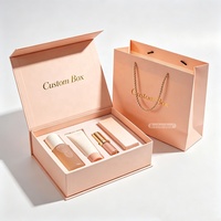 Coffrets cadeaux de soins de la peau de luxe personnalisés par le fabricant pour la Saint-Valentin, boîte magnétique artisanale en carton avec sac en papier