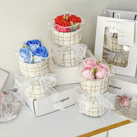 Cadeau pour la fête des enseignants pour petit ami petite amie meilleur ami Cadeau d'anniversaire Souvenir Mini bouquet de savon rose