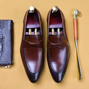 Chaussures pour hommes en cuir véritable cousues à la main par un grand créateur, à bout pointu, pour tenue de travail formelle - chaussures décontractées monobloc - Product Image 3