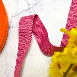 Vente en gros de <span class=keywords><strong>ruban</strong></span> Jacquard à chevrons en <span class=keywords><strong>coton</strong></span> biologique personnalisé pour la peau 100% <span class=keywords><strong>coton</strong></span> <span class=keywords><strong>sergé</strong></span> 10mm <span class=keywords><strong>30mm</strong></span> 50mm Largeurs - Product Image 3