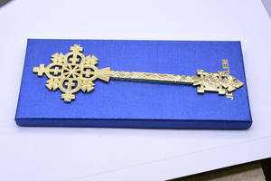 ไม้กางเขนทองคำเยรูซาเล็ม ผลิตจากโลหะผสมสังกะสี ผลิตภัณฑ์ทางศาสนาคริสต์นิกายคาทอลิก งานฝีมือคุณภาพสูง - Product Image 3