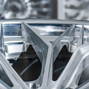 Cerchi Forgiati per Auto dal Nuovo Design Multi-Razze con Finitura Frontale Spazzolata e Canale Lucidato per 911 718 - Product Image 3