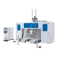 Broche transversale efficace à 5 axes Centre d'usinage CNC de précision Conception de portique de production de meubles en bois massif