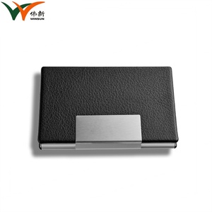 ที่ใส่บัตรพับได้แบบโลหะหุ้มหนัง ดีไซน์เรียบง่าย สั่งทำโลโก้ได้ สำหรับธุรกิจ ขายส่ง - Product Image 2