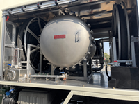 Nouveau camion-citerne SINOTRUK HOWO 8x4 25000L 30000L, camion-citerne de transport de carburant 30cbm, camion-citerne de transport d'huile, camion-citerne mobile de ravitaillement à 12 roues
