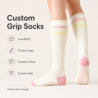 Chaussettes de yoga montantes personnalisées avec logo, faible MOQ, rayées et colorées, pour Pilates, Barre, Danse, Studio, Femmes, Vente directe usine