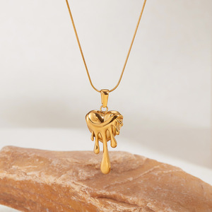Collana in stile romantico di alta qualità in acciaio inossidabile Love Drop Design alla moda gioielli a catena - Product Image 2