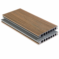 Plancher de terrasse WPC moderne sur mesure, gaufré 3D, lisse, extérieur, étanche, imitation teck, forme carrée, technique brossée