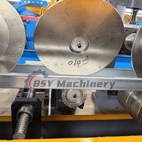 Ligne de production entièrement automatique de profilés en C avec poinçonnage en ligne et découpe hydraulique pour poutrelles en acier léger
