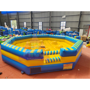 Juego Inflable Comercial Wipeout con Piscina de Bolas Giratoria, Desafío Inflable Last Man Standing Meltdown para Carnaval - Product Image 1
