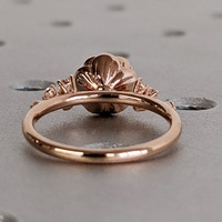 1 Karat runder, floraler Cluster-Verlobungsring mit seitlichen Labor-Diamanten, 10K/14K/18K massives Roségold, IGI-zertifiziert, CVD/HPHT, individuell anpassbar