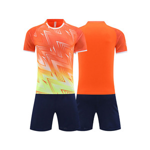 Ventes en gros de maillots de football de haute qualité 100% polyester imperméables et respirants avec logo OEM, ensembles de survêtements pour équipes scolaires - Product Image 2