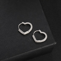 Boucles d'oreilles créoles en or pour femme, style Hip Hop Bling, motif cœur ajouré, entièrement pavées de micro-zircons CZ, bijoux de mode
