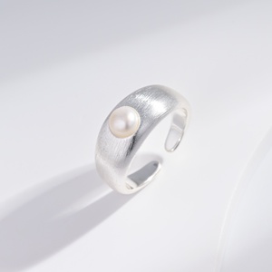 Bague unisexe simple en argent sterling 925 plaqué or 18 carats, artisanale, ajustable, ouverte, géométrique, unique. - Product Image 5