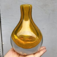 Vase créatif en verre en forme de goutte d'eau Vase en verre transparent à ampoule pour la décoration de bureau à domicile Vase en verre pour mariage et fête