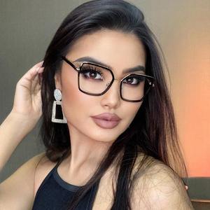 Lunettes de vue carrées 87091, monture intégrale en métal, protection contre la lumière bleue, style européen unisexe - Product Image 1