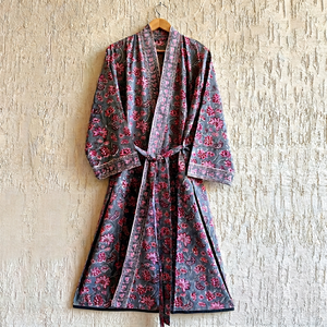 Kimono de Algodón con Estampado Floral Hecho a Mano, Túnica de Verano, Kimono Corto, Talla Única, Bata, Cubrebaño Hecho a Mano para la Playa - Product Image 1