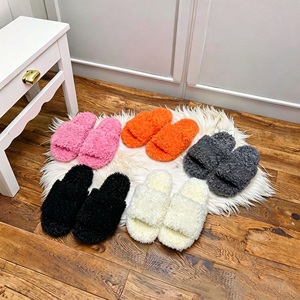 Pantuflas de Diseño de Lujo 2026 con Forro de Piel Sintética Bordada, Pantuflas de Invierno para Mujer, Cálidas, para el Hogar, de Interior, para Todas las Temporadas - Product Image 1